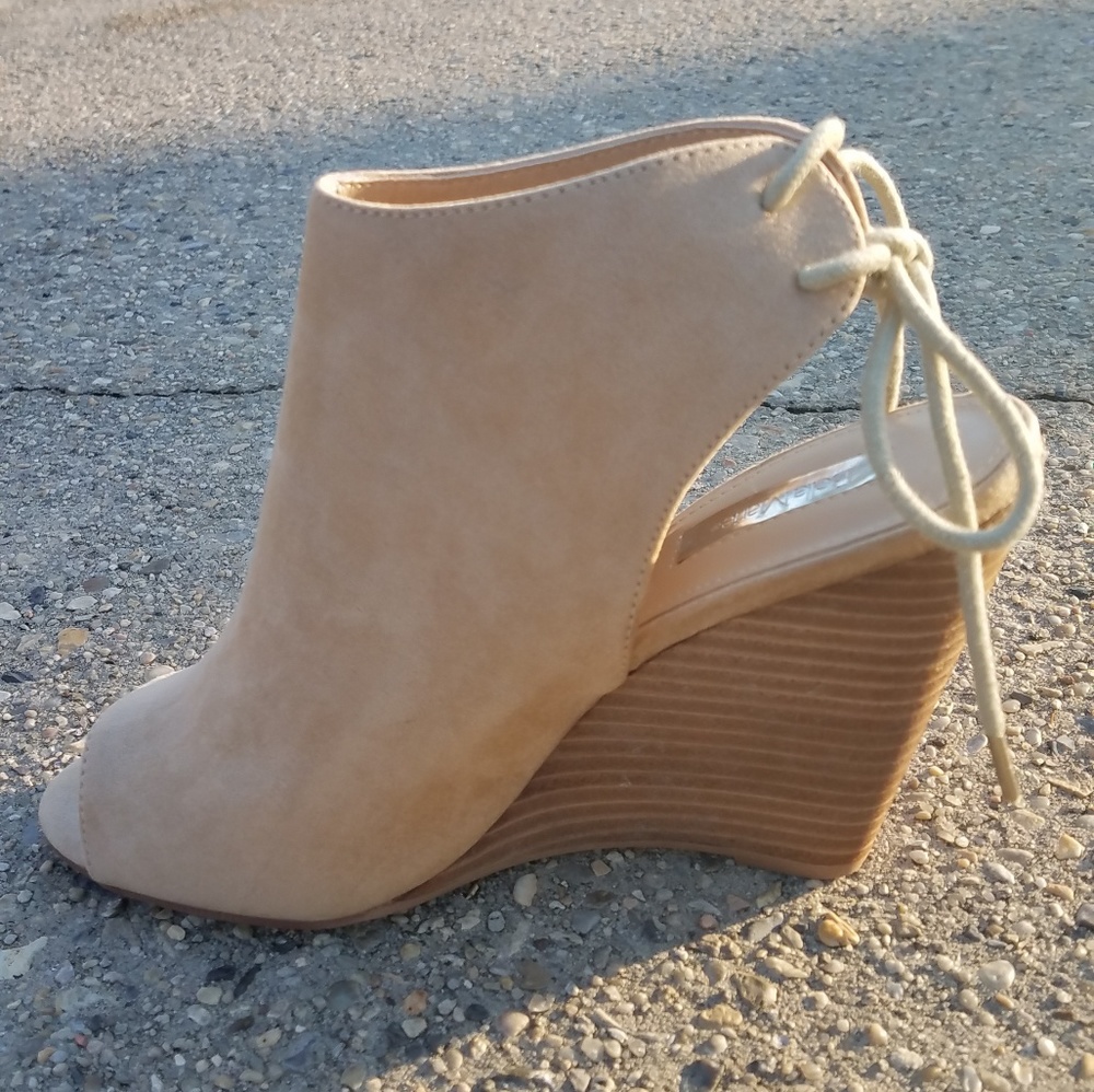 Gorgeous Wedge Heels!